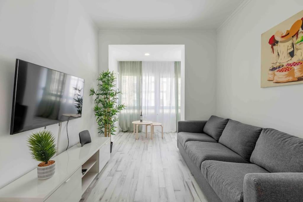 Lovely 3-Bedroom Condo W/ Free Parking On Premises كويلوز المظهر الخارجي الصورة