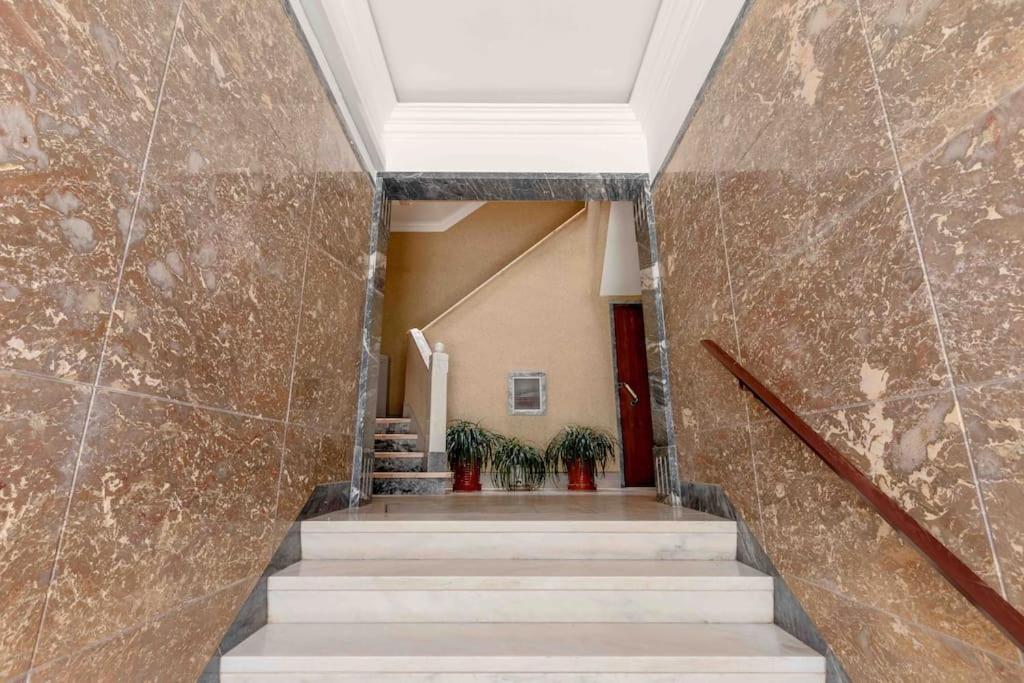 Lovely 3-Bedroom Condo W/ Free Parking On Premises كويلوز المظهر الخارجي الصورة