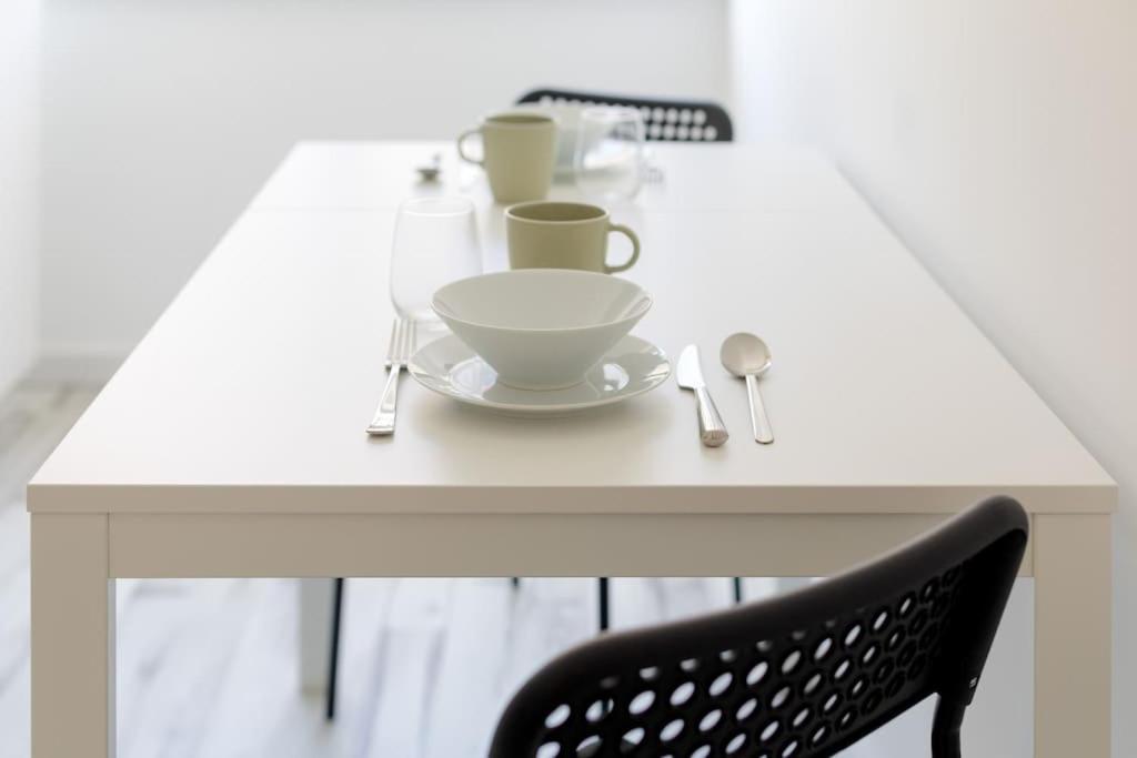 Lovely 3-Bedroom Condo W/ Free Parking On Premises كويلوز المظهر الخارجي الصورة