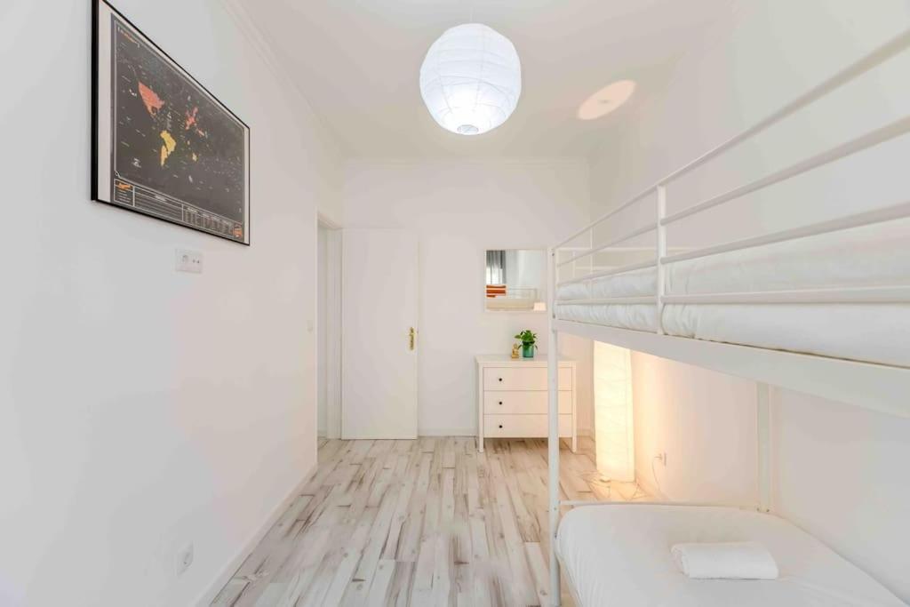 Lovely 3-Bedroom Condo W/ Free Parking On Premises كويلوز المظهر الخارجي الصورة